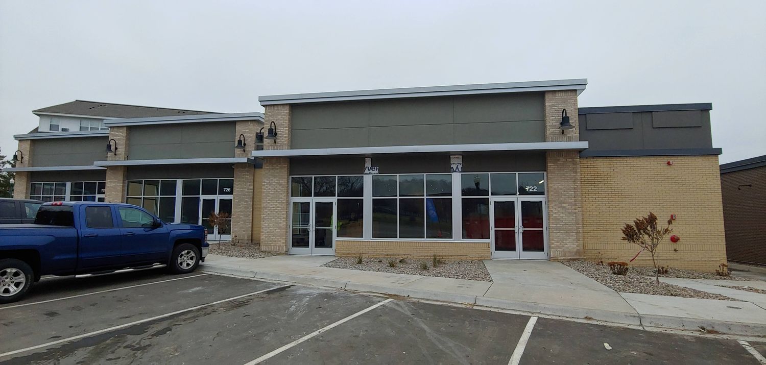 Chaska Retail Multi-Tenant Retail For Lease: 700 N Chestnut St, Chaska, MN 55318